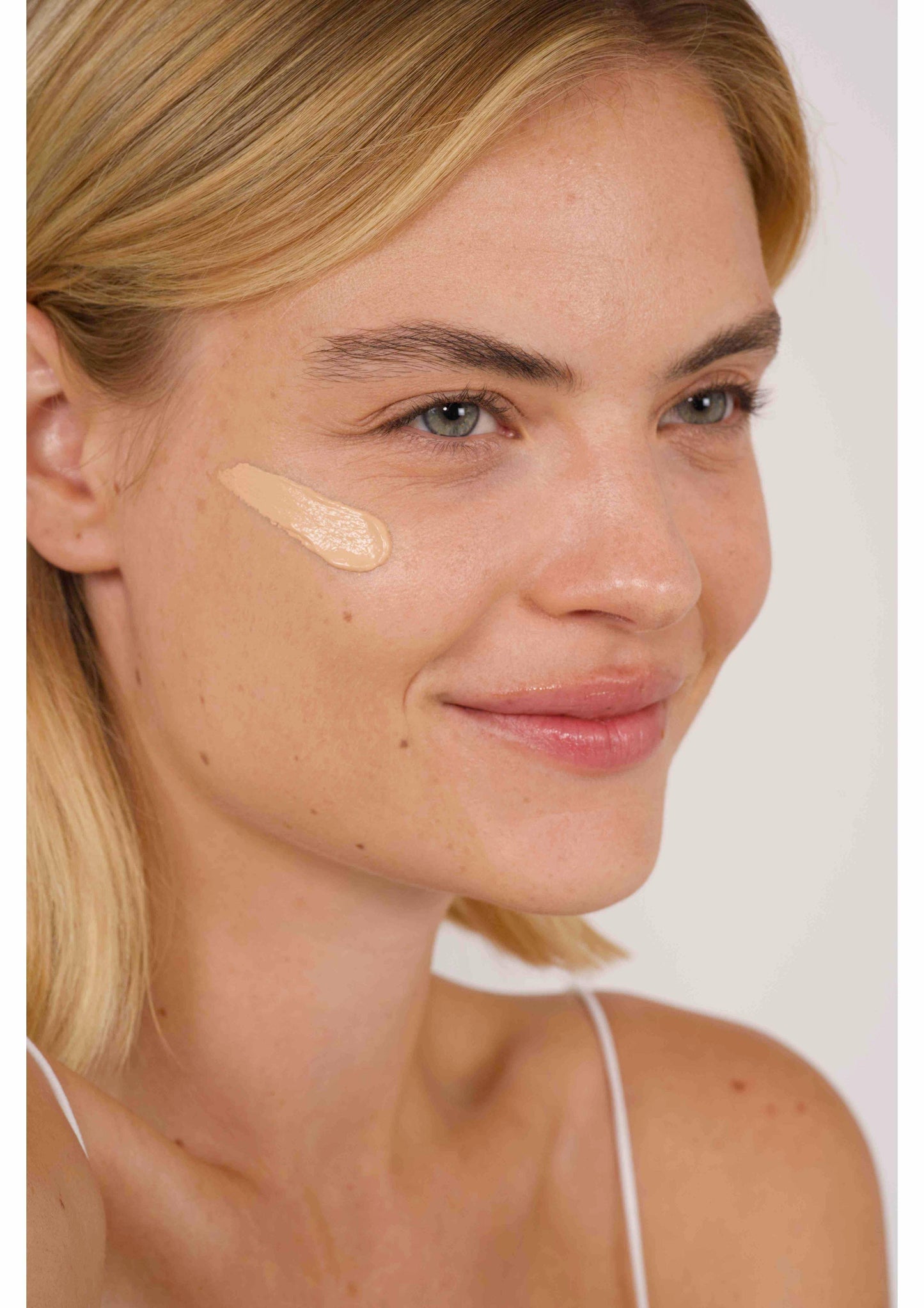 BB cream matifiante BIO- peaux mixtes CHARLOTTE BIO - Ecoshopbio.fr - Iacuboi Lina